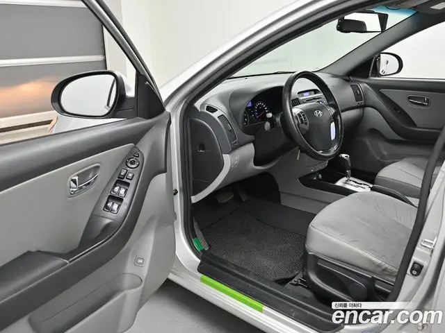 Hyundai Avante 2010 1.6 автомат (гидро), миниатюра 11
