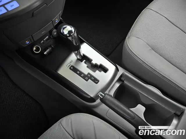 Hyundai Avante 2010 1.6 автомат (гидро), миниатюра 9