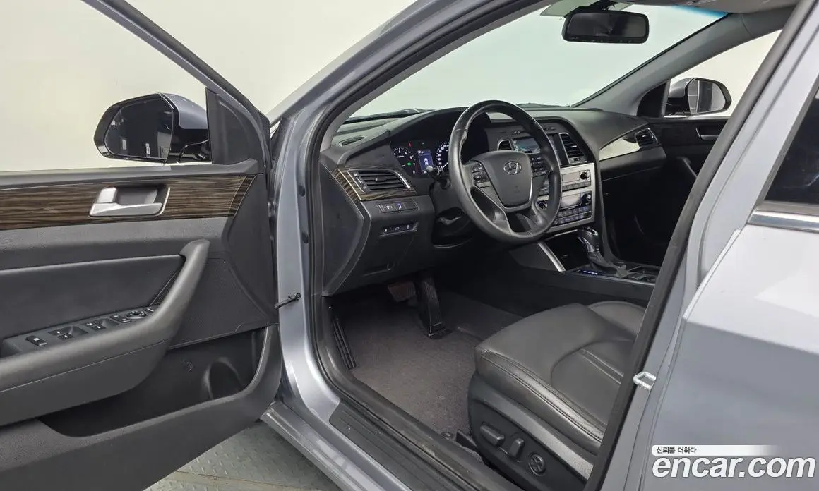 Hyundai Sonata 2016 2.0 автомат (гидро), фото 12