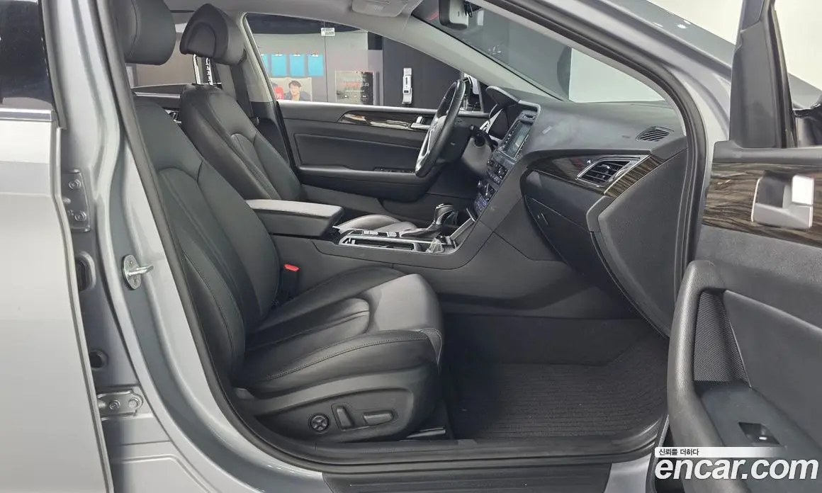 Hyundai Sonata 2016 2.0 автомат (гидро), фото 17