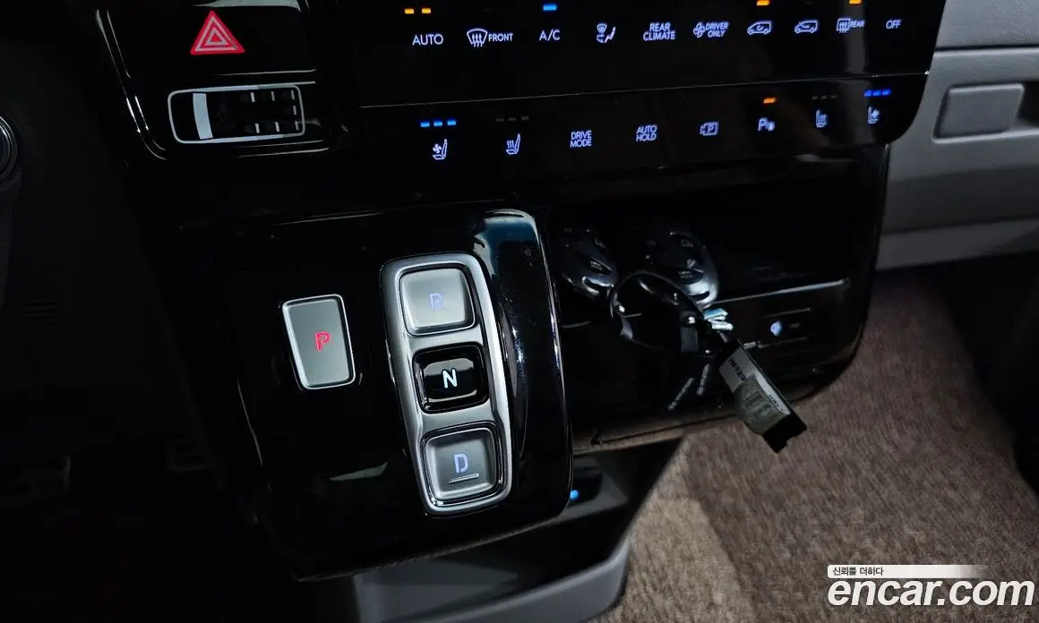 Hyundai Staria 2024 1.6 автомат (гидро), фото 11