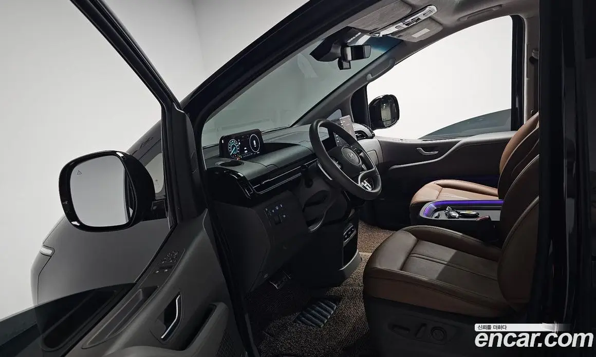 Hyundai Staria 2024 1.6 автомат (гидро), фото 12