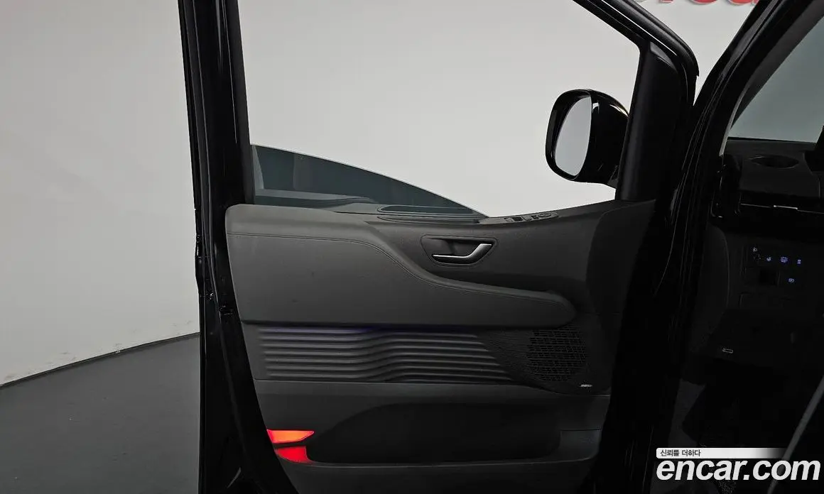 Hyundai Staria 2024 1.6 автомат (гидро), фото 14