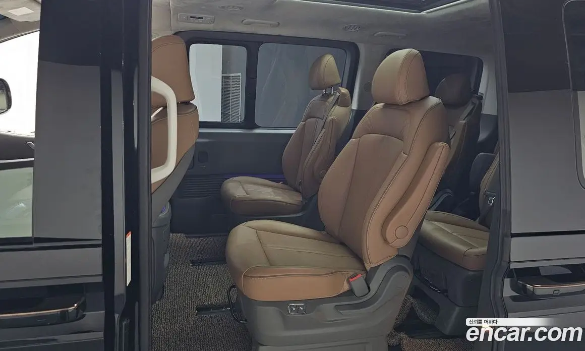 Hyundai Staria 2024 1.6 автомат (гидро), фото 16