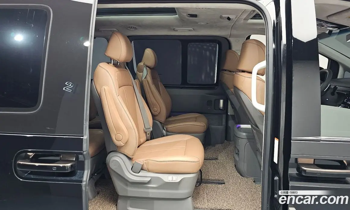 Hyundai Staria 2024 1.6 автомат (гидро), фото 17