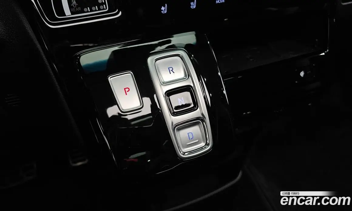Hyundai Staria 2025 3.5 автомат (гидро), фото 12