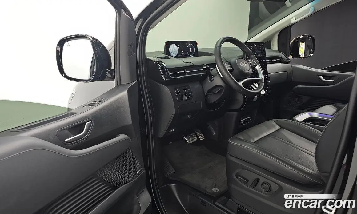 Hyundai Staria 2025 3.5 автомат (гидро), фото 17