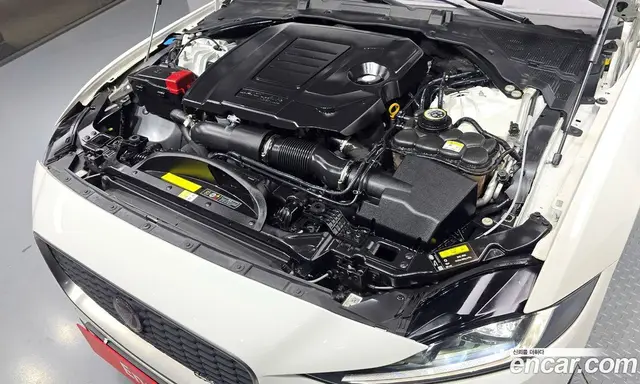 Jaguar XE 2020 2.0 автомат (гидро), миниатюра 6 Jaguar XE 2020 2.0 автомат (гидро), миниатюра 6