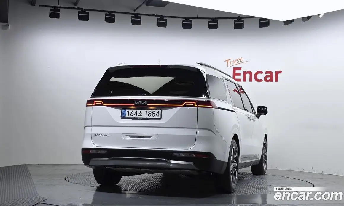 Kia Carnival 2021 3.5 автомат (гидро), фото 4