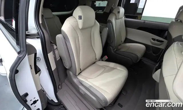 Kia Carnival 2023 2.2 автомат (гидро), миниатюра 11