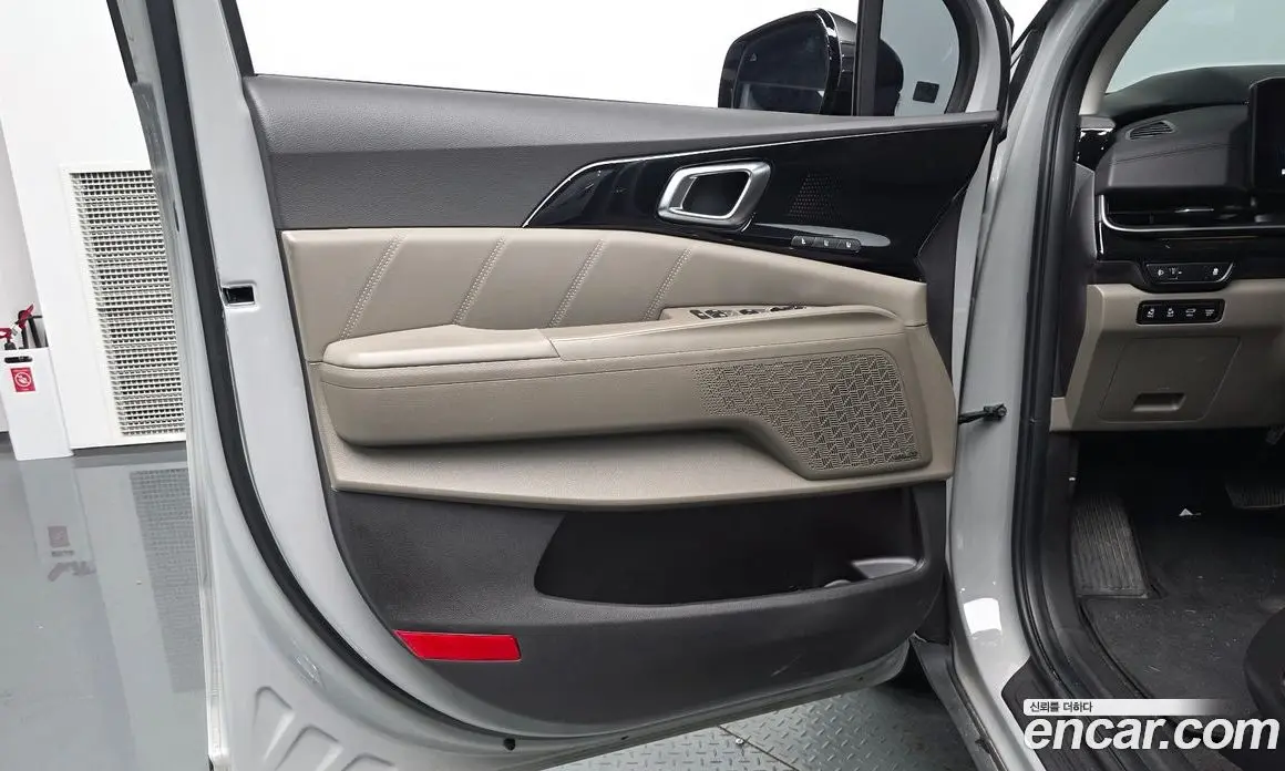 Kia Carnival 2024 1.6 автомат (гидро), фото 13