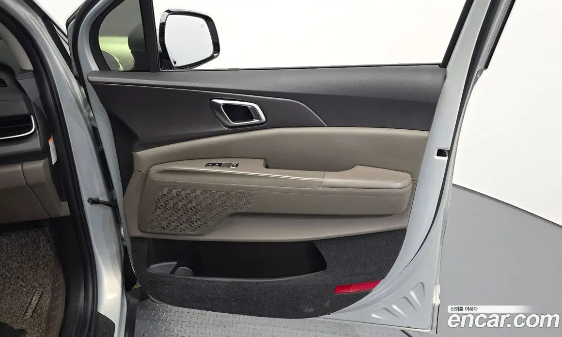 Kia Carnival 2024 1.6 автомат (гидро), фото 14