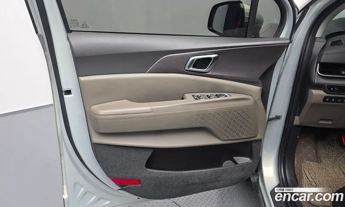 Kia Carnival 2024 1.6 автомат (гидро), фото 15