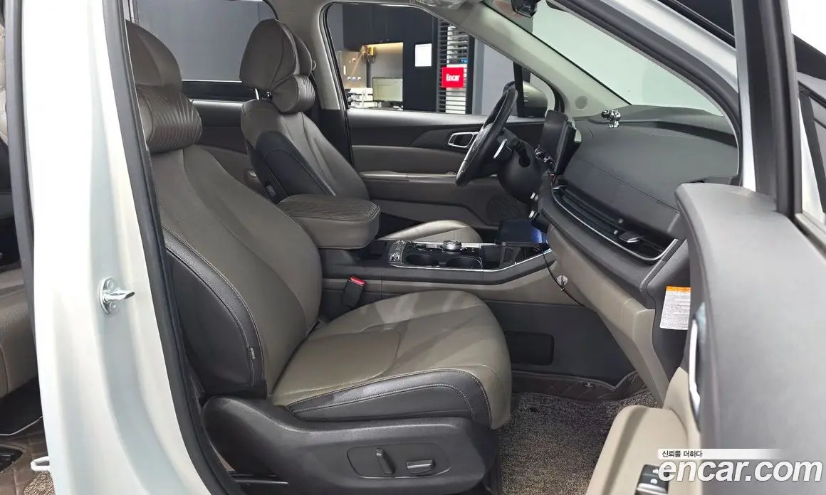Kia Carnival 2024 1.6 автомат (гидро), фото 17
