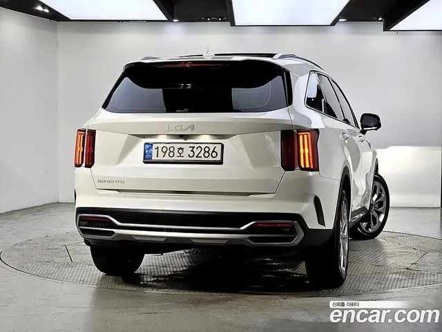 Kia Sorento 2023 2.5 автомат (гидро), миниатюра 4
