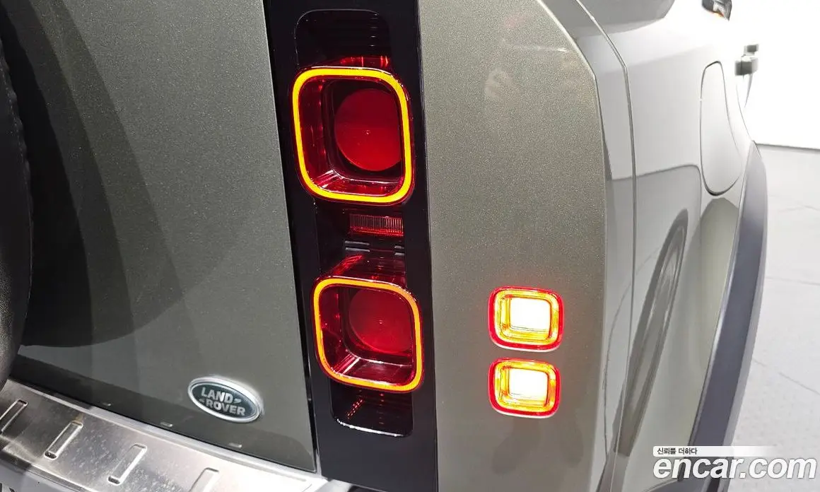 Land Rover Defender 2021 3.0 автомат (гидро), фото 9