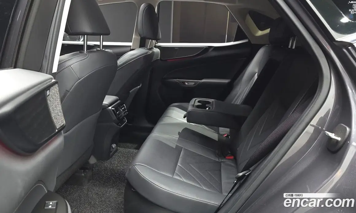 Lexus NX 2024 2.5 автомат (гидро), фото 18 Lexus NX 2024 2.5 автомат (гидро), фото 18