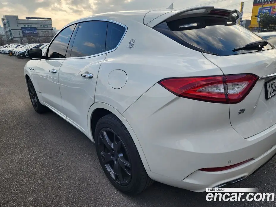 Maserati Levante 2018 3.0 автомат (гидро), фото 5 Maserati Levante 2018 3.0 автомат (гидро), фото 5