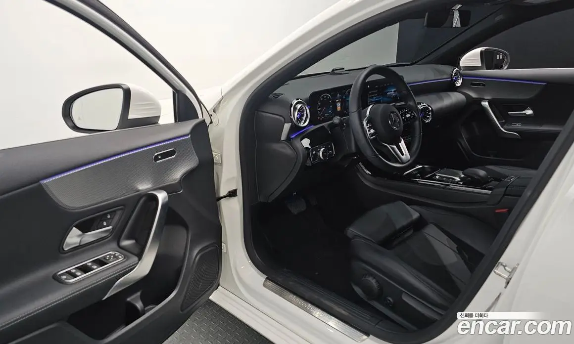 Mercedes-Benz A-Class 2022 2.0 автомат (гидро), фото 11