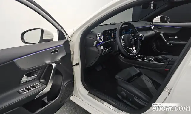 Mercedes-Benz A-Class 2022 2.0 автомат (гидро), миниатюра 11