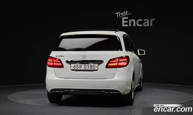 Mercedes-Benz B-Class 2016 2.1 автомат (гидро), миниатюра 4