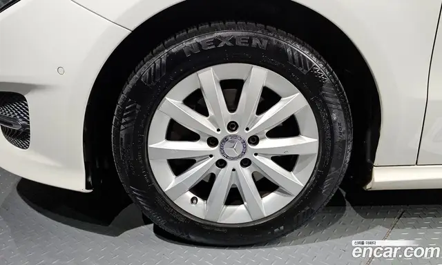 Mercedes-Benz B-Class 2016 2.1 автомат (гидро), миниатюра 5