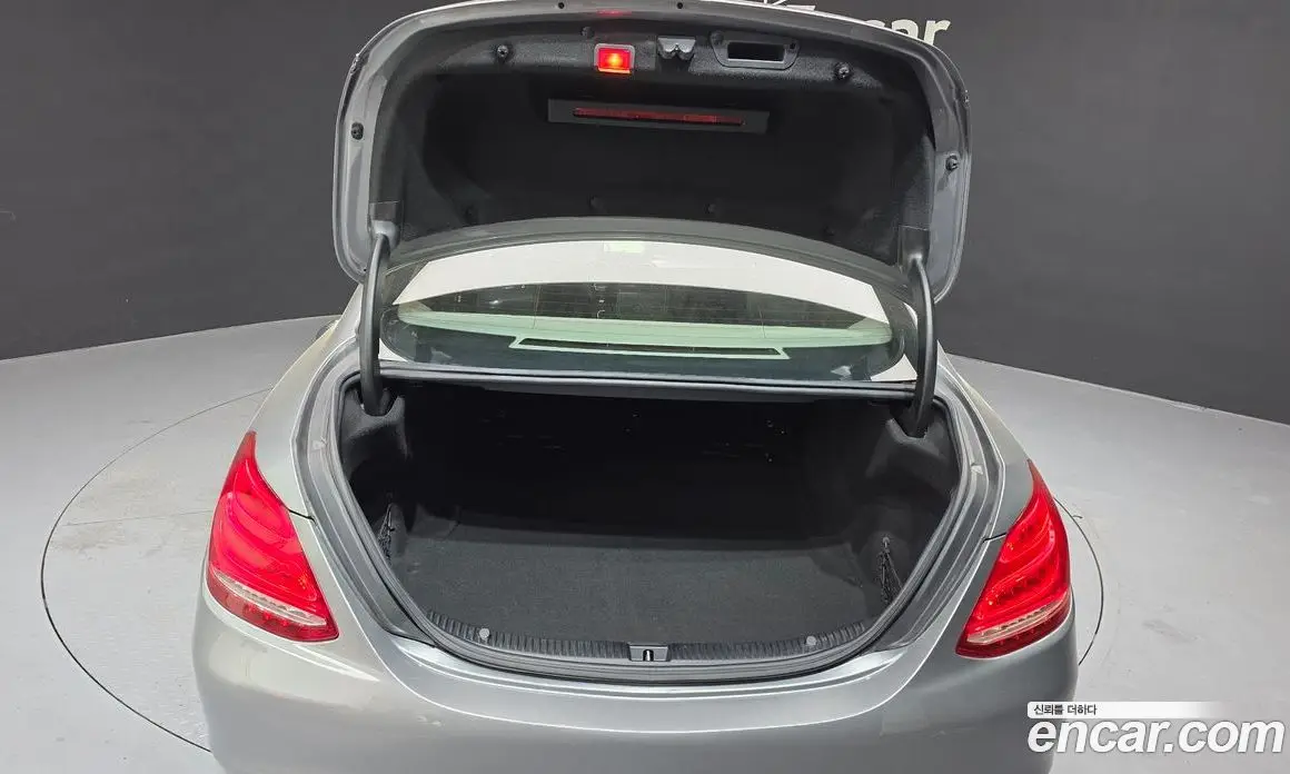 Mercedes-Benz C-Class 2016 2.1 автомат (гидро), фото 20 Mercedes-Benz C-Class 2016 2.1 автомат (гидро), фото 20