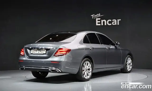 Mercedes-Benz E-Class 2018 1.9 автомат (гидро), миниатюра 2