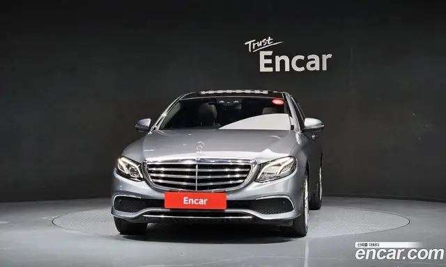 Mercedes-Benz E-Class 2018 1.9 автомат (гидро), миниатюра 3