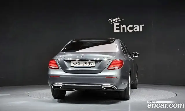 Mercedes-Benz E-Class 2018 1.9 автомат (гидро), миниатюра 4
