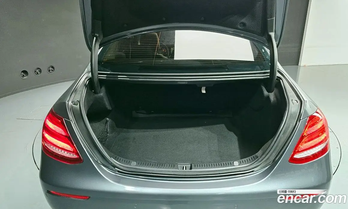 Mercedes-Benz E-Class 2018 1.9 автомат (гидро), фото 33