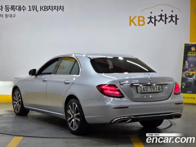 Mercedes-Benz E-Class 2018 2.0 автомат (гидро), миниатюра 2