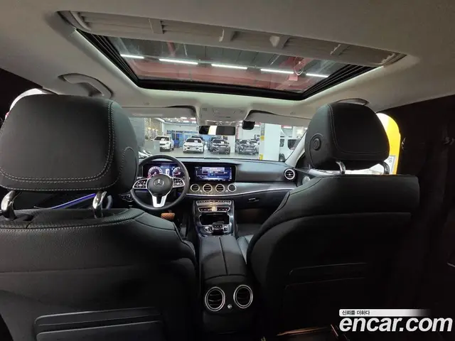 Mercedes-Benz E-Class 2018 2.0 автомат (гидро), миниатюра 12