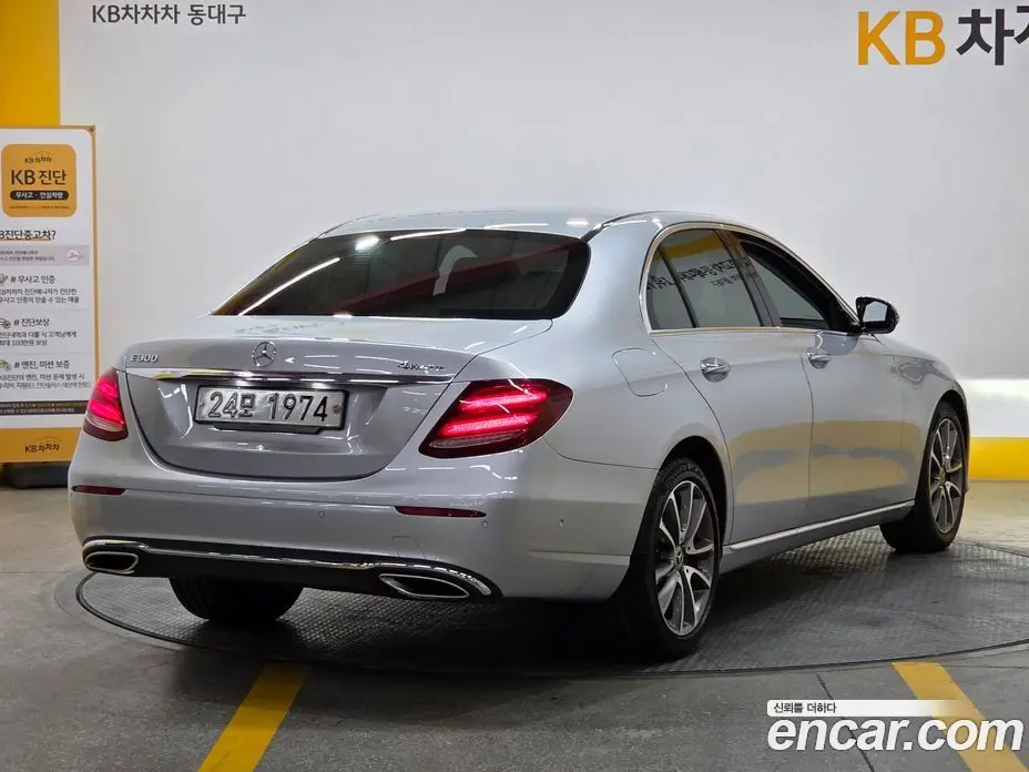 Mercedes-Benz E-Class 2018 2.0 автомат (гидро), фото 3