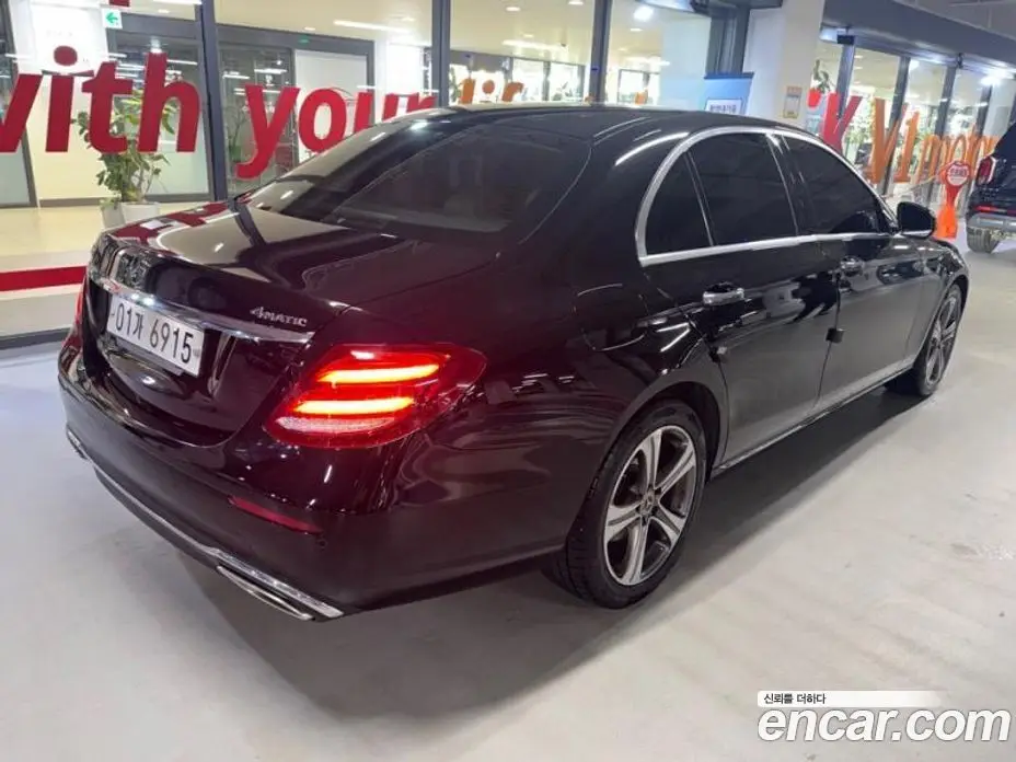 Mercedes-Benz E-Class 2018 2.0 автомат (гидро), фото 4