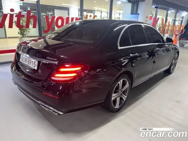 Mercedes-Benz E-Class 2018 2.0 автомат (гидро), миниатюра 4
