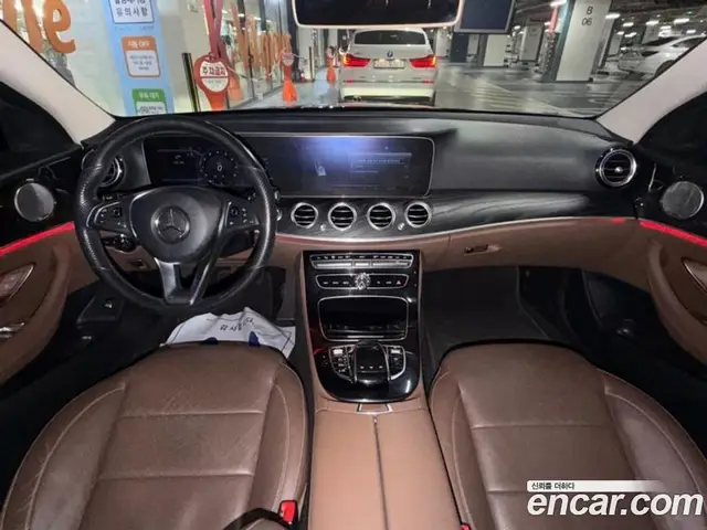 Mercedes-Benz E-Class 2018 2.0 автомат (гидро), миниатюра 10
