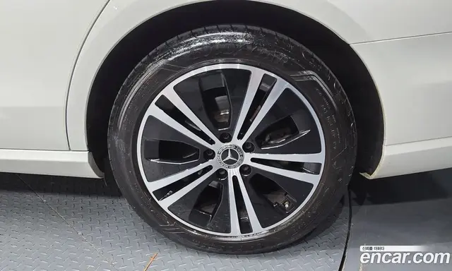 Mercedes-Benz E-Class 2020 2.0 автомат (гидро), миниатюра 7
