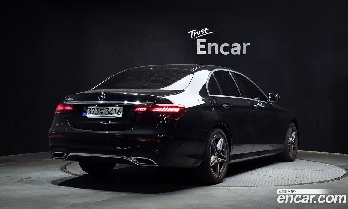 Mercedes-Benz E-Class 2023 2.0 автомат (гидро), фото 2 Mercedes-Benz E-Class 2023 2.0 автомат (гидро), фото 2