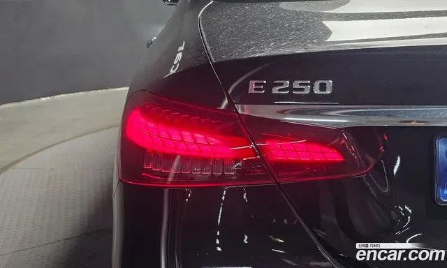 Mercedes-Benz E-Class 2023 2.0 автомат (гидро), миниатюра 9 Mercedes-Benz E-Class 2023 2.0 автомат (гидро), миниатюра 9