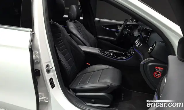 Mercedes-Benz E-Class 2023 2.0 автомат (гидро), миниатюра 11