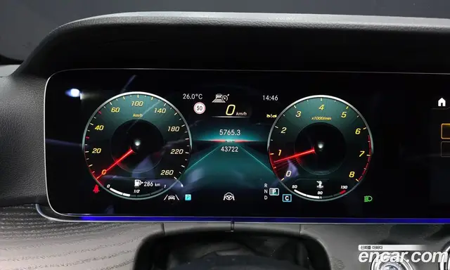 Mercedes-Benz E-Class 2023 2.0 автомат (гидро), миниатюра 8