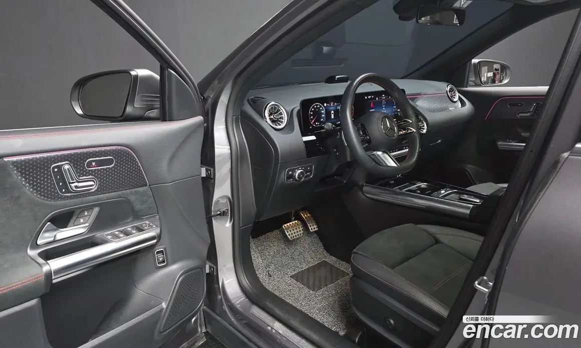 Mercedes-Benz GLA-Class 2024 2.0 автомат (гидро), фото 13