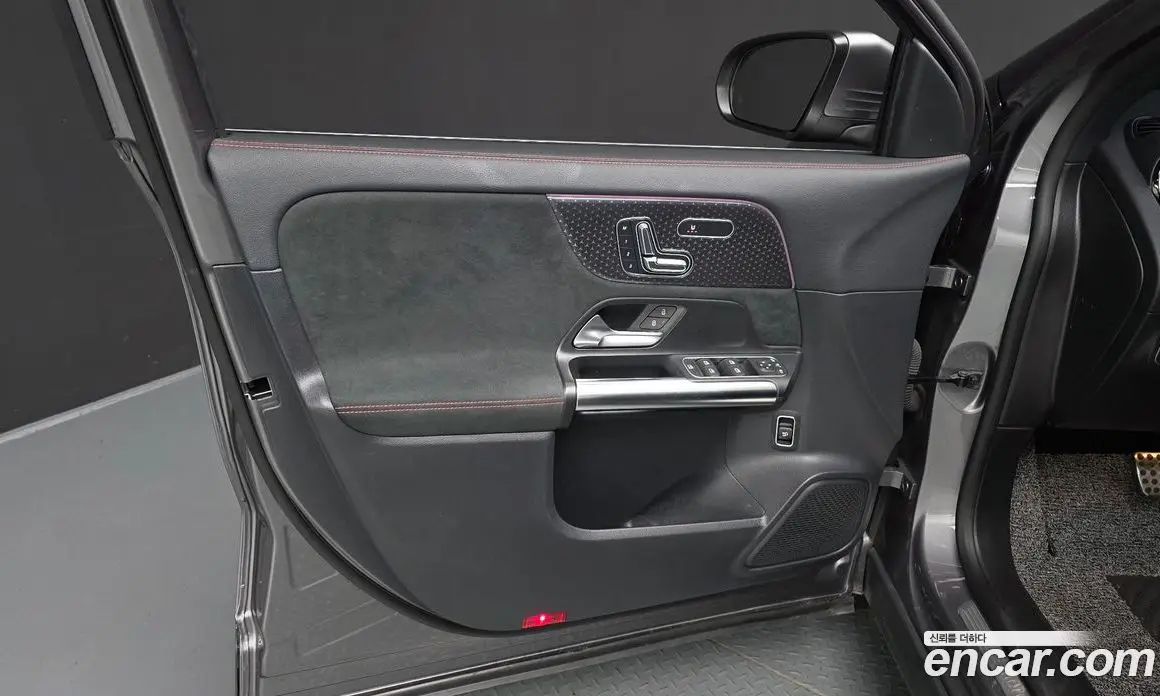 Mercedes-Benz GLA-Class 2024 2.0 автомат (гидро), фото 14