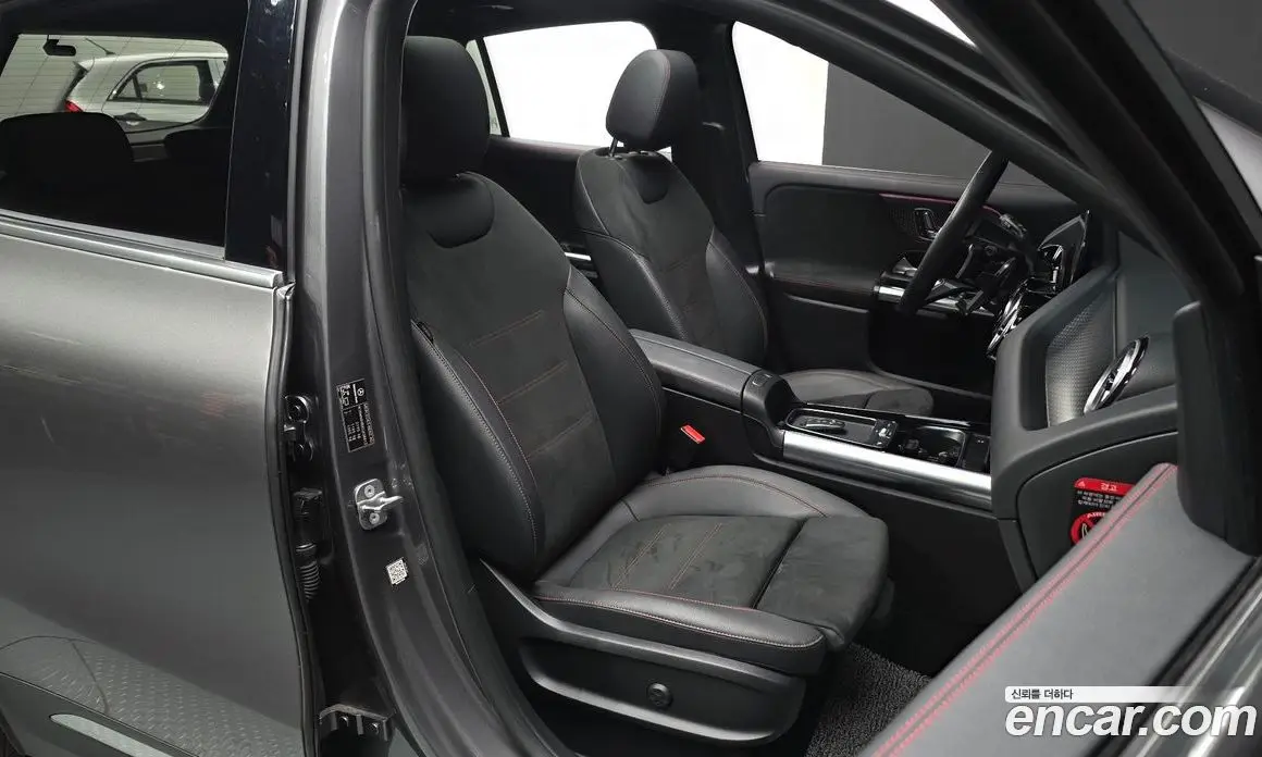 Mercedes-Benz GLA-Class 2024 2.0 автомат (гидро), фото 16