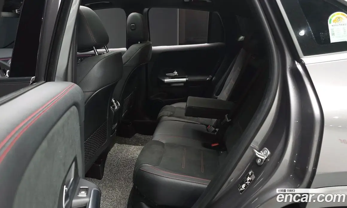 Mercedes-Benz GLA-Class 2024 2.0 автомат (гидро), фото 17
