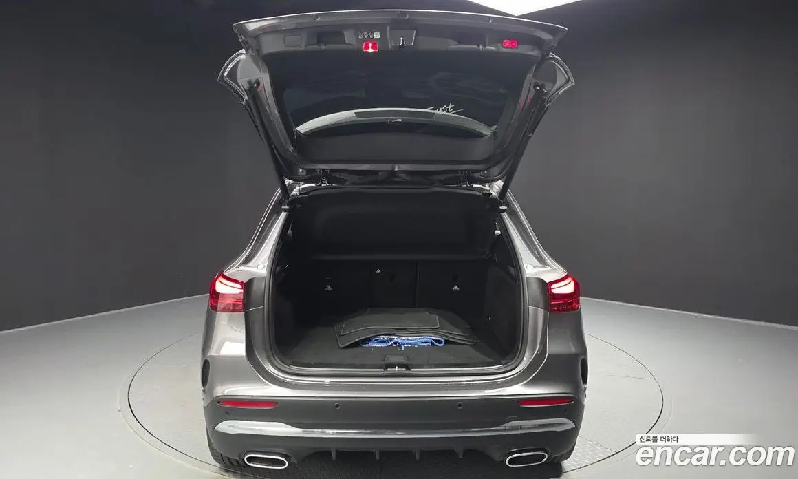 Mercedes-Benz GLA-Class 2024 2.0 автомат (гидро), фото 32