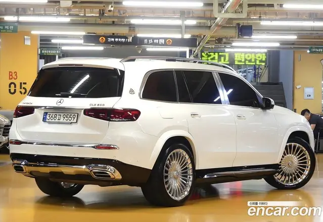 Mercedes-Benz GLS-Class 2023 4.0 автомат (гидро), миниатюра 2