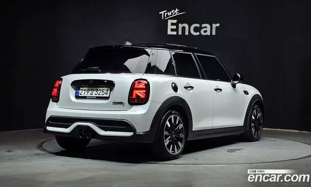 Mini Cooper 2023 2.0 автомат (гидро), миниатюра 2
