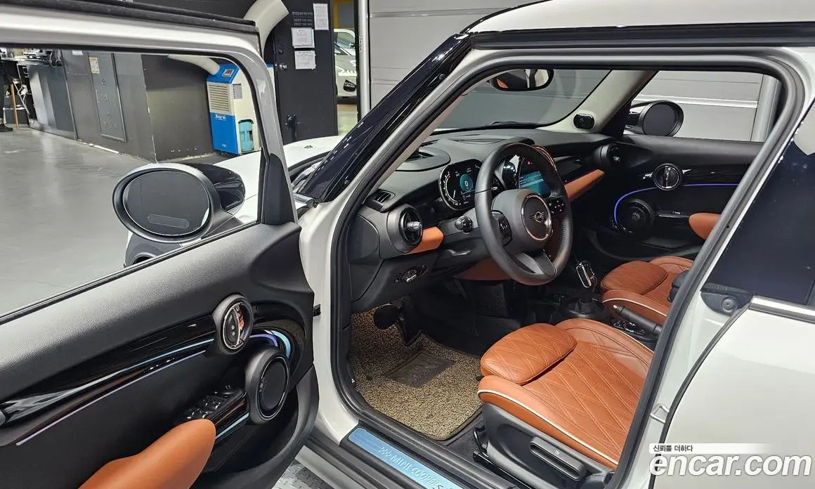 Mini Cooper 2023 2.0 автомат (гидро), фото 13